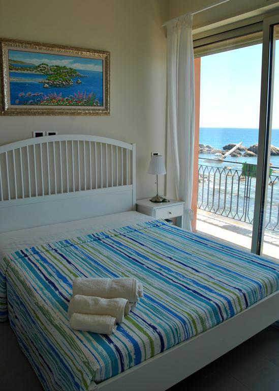 Taorminaxos Wonderful Seaview Leilighet Giardini Naxos Eksteriør bilde