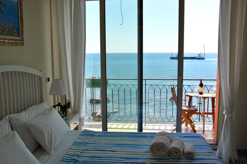 Taorminaxos Wonderful Seaview Leilighet Giardini Naxos Eksteriør bilde